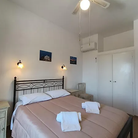 Afroditi 2* קאמארי