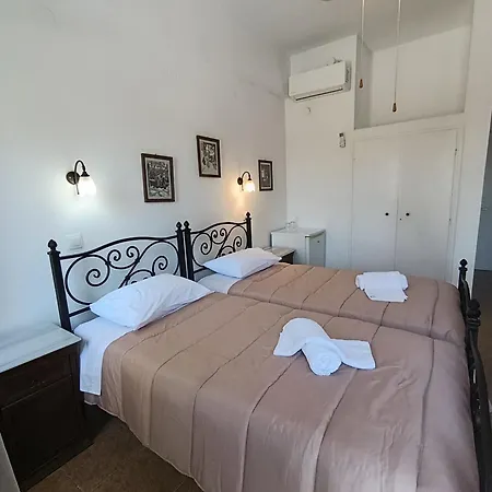 Afroditi Hotel 2*