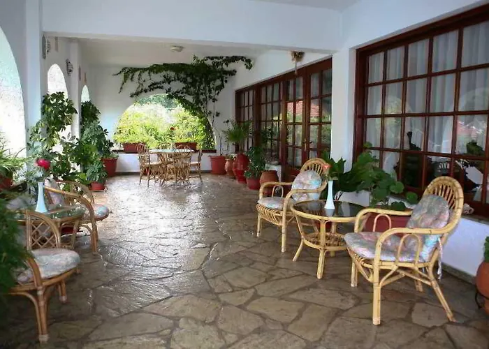 αφροδίτη Καμάρες